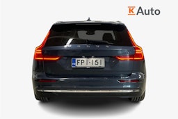 sininen Volvo V60 2023 kuva 3.
