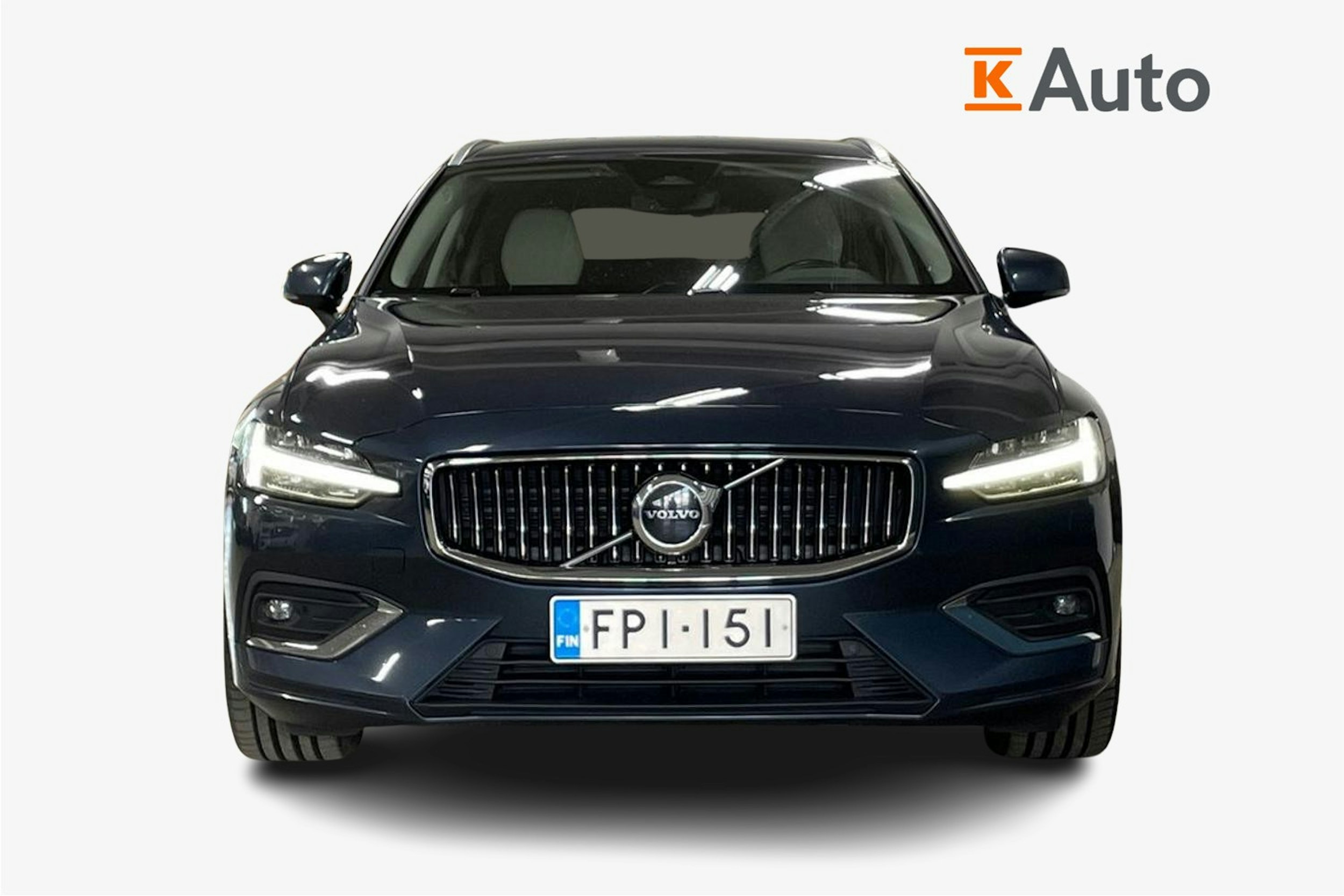 sininen Volvo V60 2023 kuva 5.