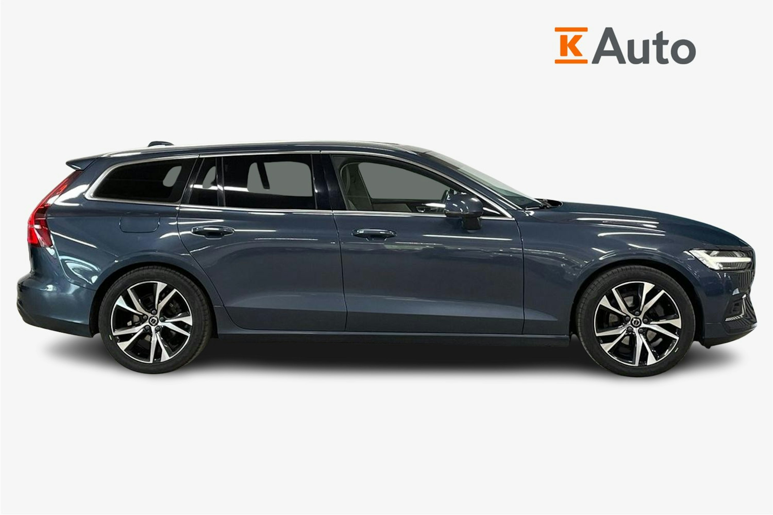 sininen Volvo V60 2023 kuva 6.
