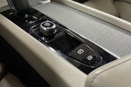 sininen Volvo V60 2023 kuva 24.