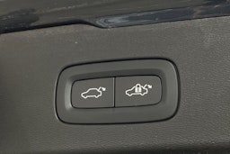 sininen Volvo V60 2023 kuva 28.