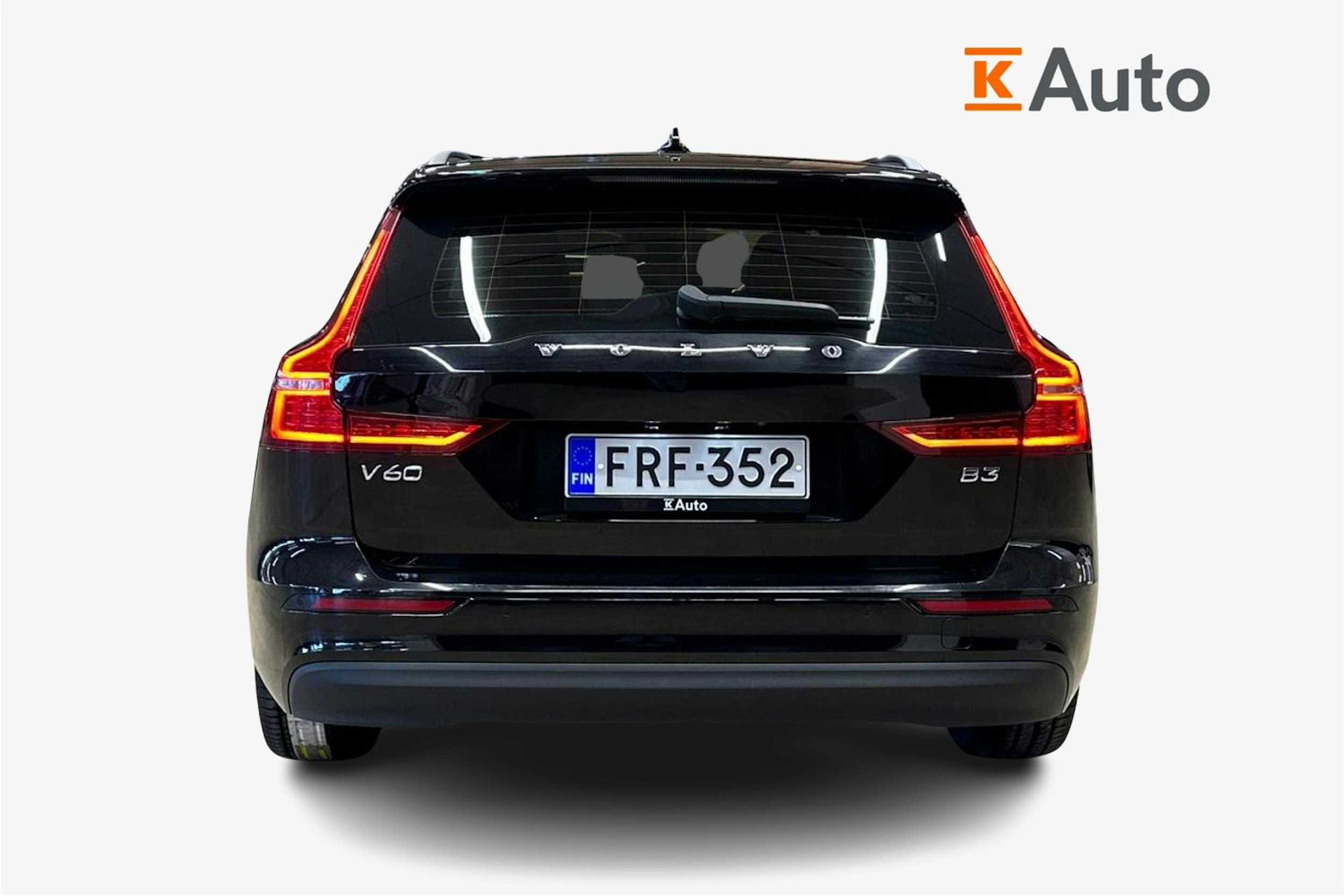 musta Volvo V60 2023 kuva 3.