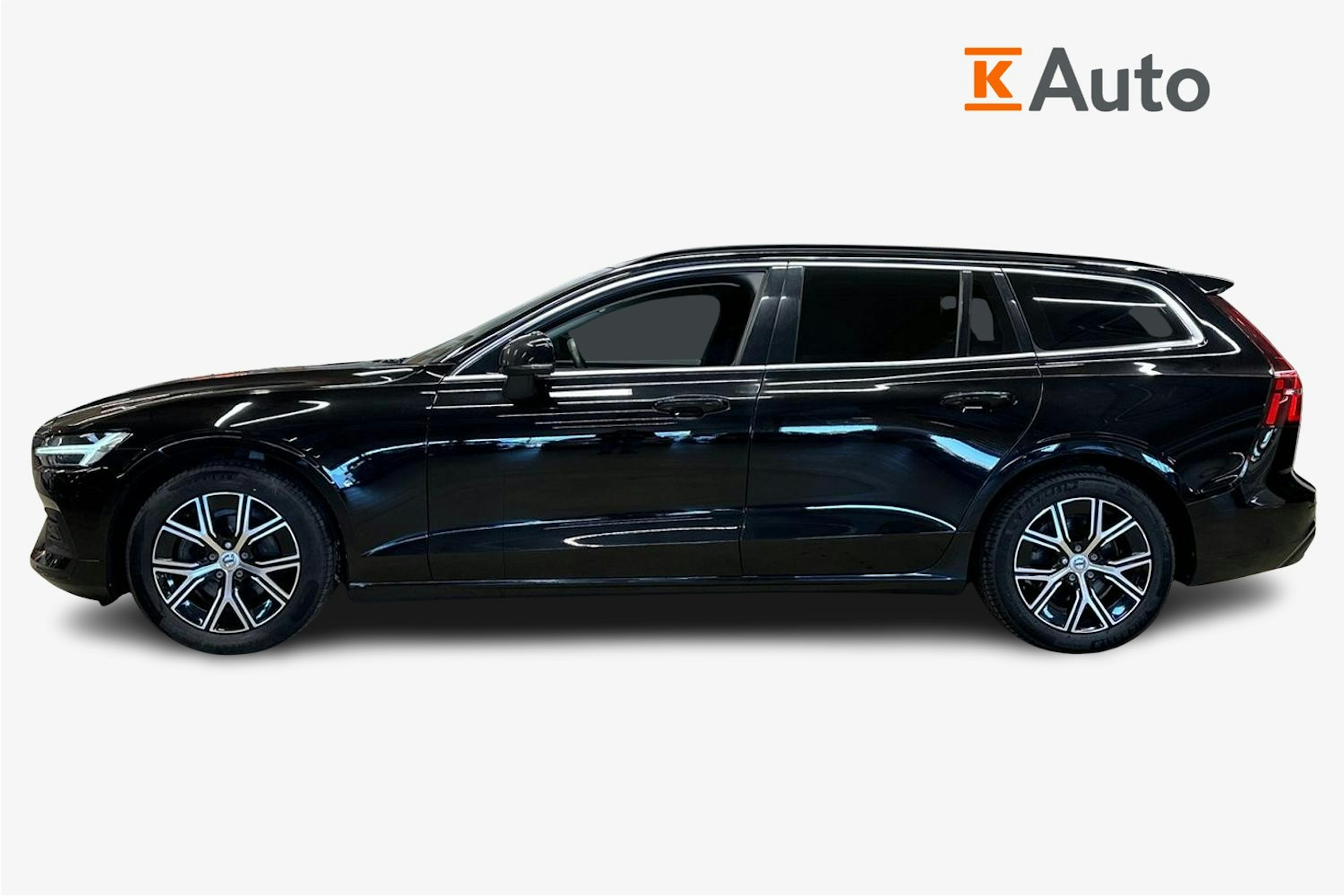 musta Volvo V60 2023 kuva 6.