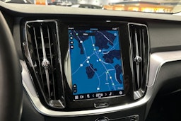 musta Volvo V60 2023 kuva 19.
