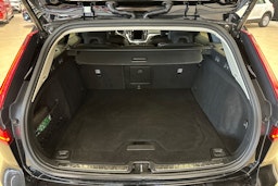 musta Volvo V60 2023 kuva 31.