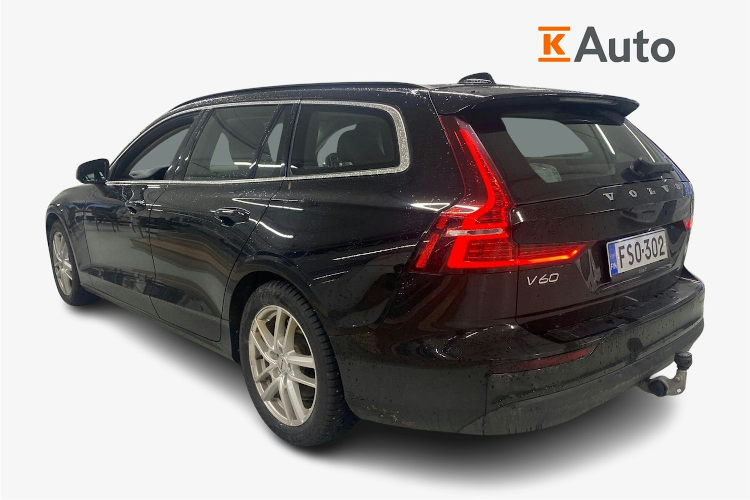 musta Volvo V60 2023 kuva 2.
