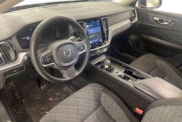 musta Volvo V60 2023 kuva 3.