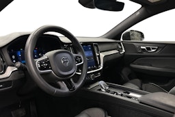 musta Volvo V60 2023 kuva 3.