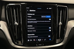 musta Volvo V60 2023 kuva 21.