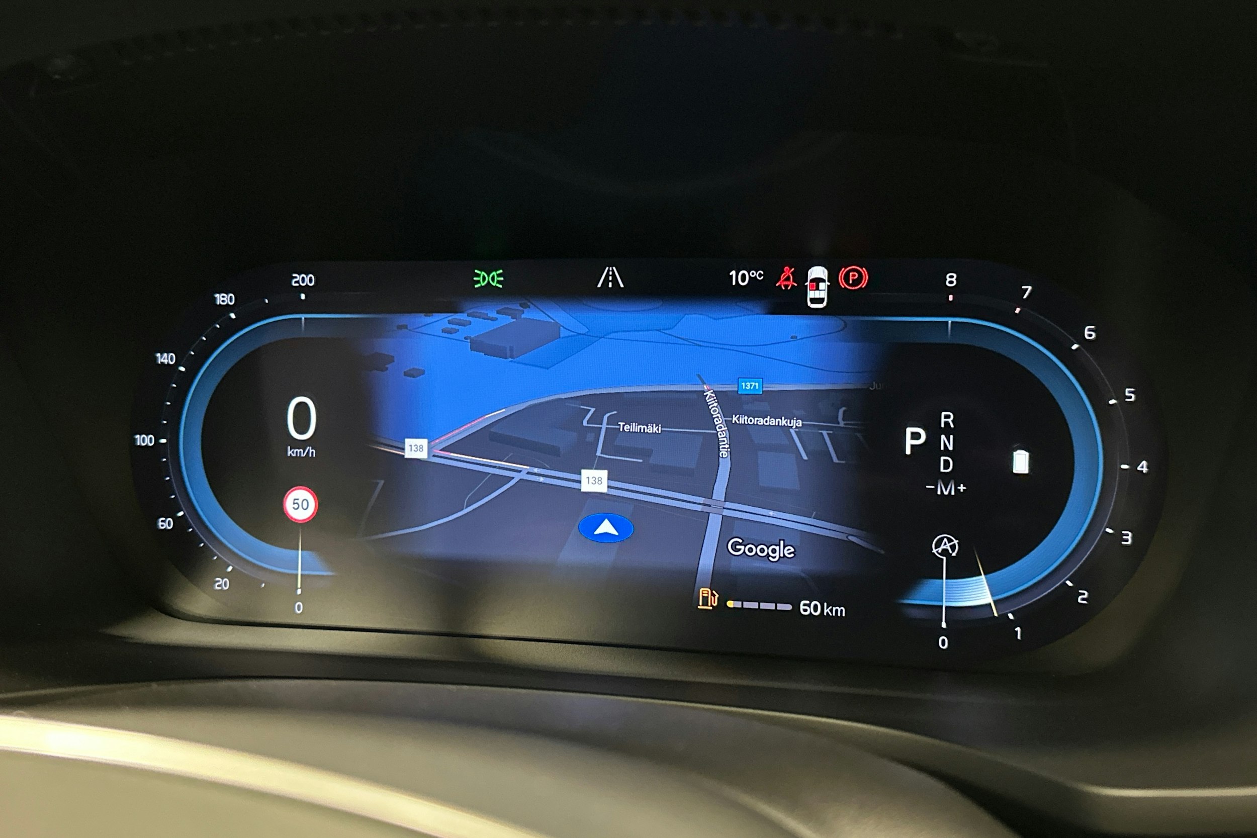 musta Volvo V60 2023 kuva 23.