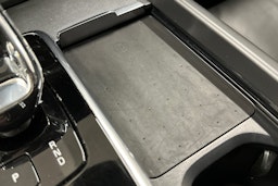 musta Volvo V60 2023 kuva 29.