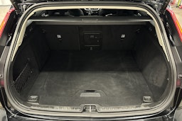 musta Volvo V60 2023 kuva 48.