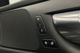 musta Volvo V60 2023 kuva 54.