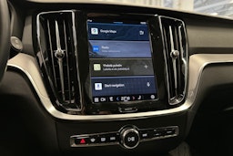 musta Volvo V60 2023 kuva 60.