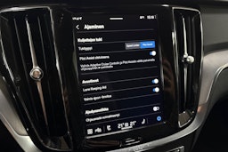 musta Volvo V60 2023 kuva 20.