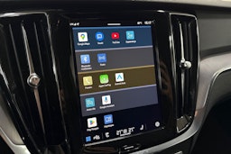 musta Volvo V60 2023 kuva 21.