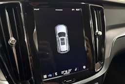 musta Volvo V60 2023 kuva 23.