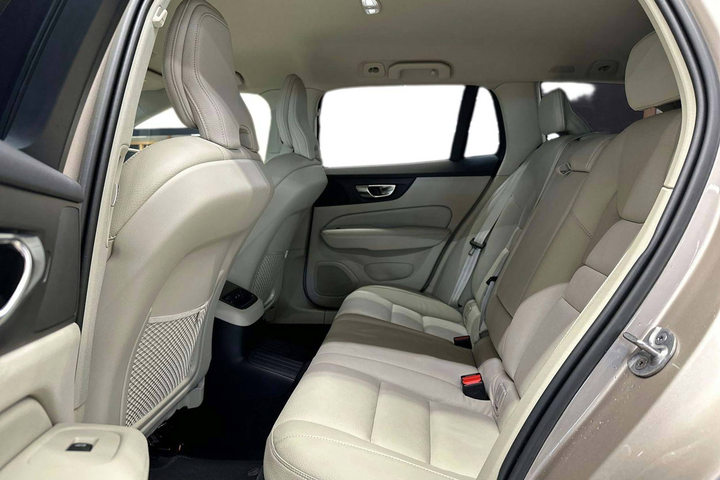 ruskea (beige) Volvo V60 2023 kuva 10.