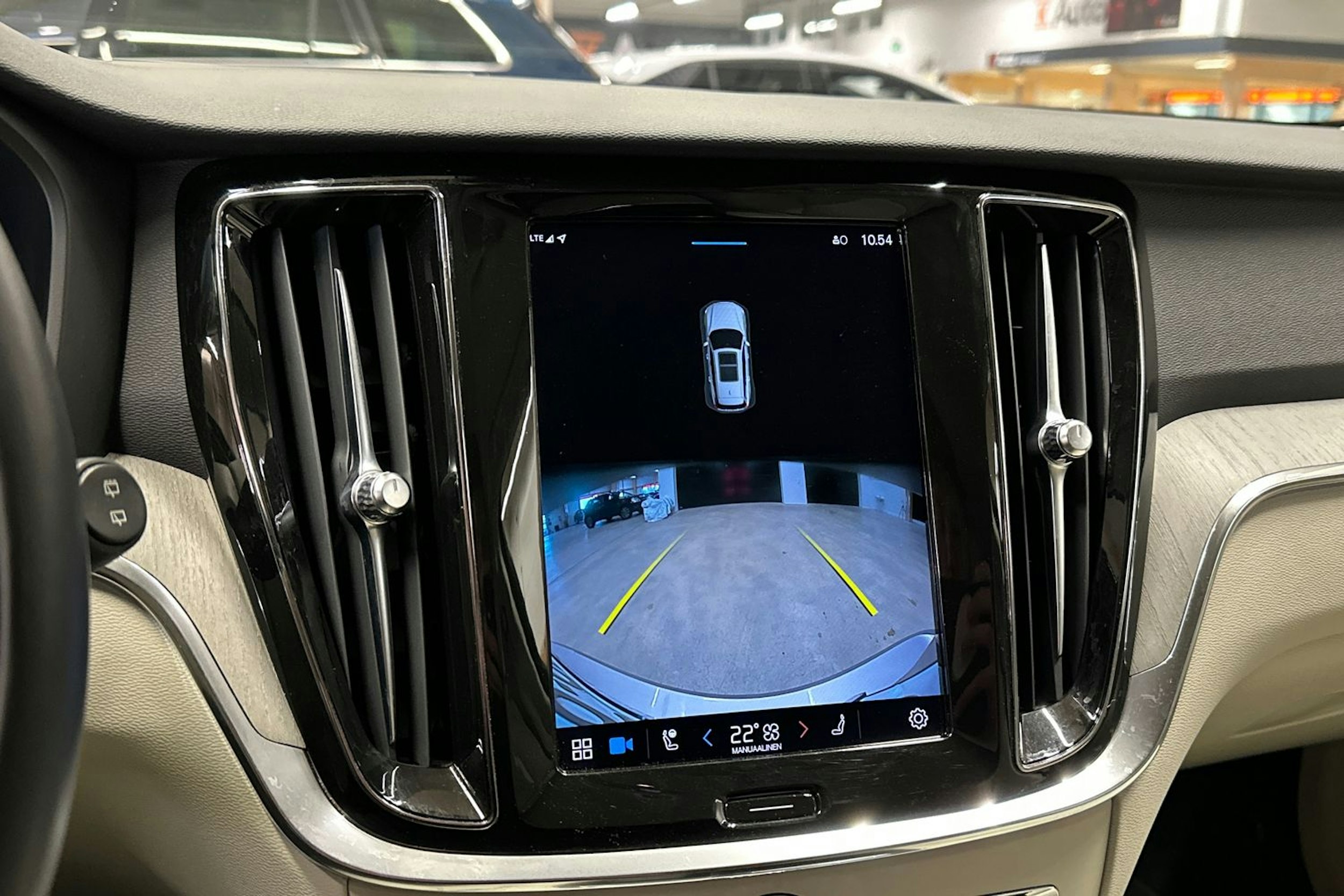 ruskea (beige) Volvo V60 2023 kuva 21.