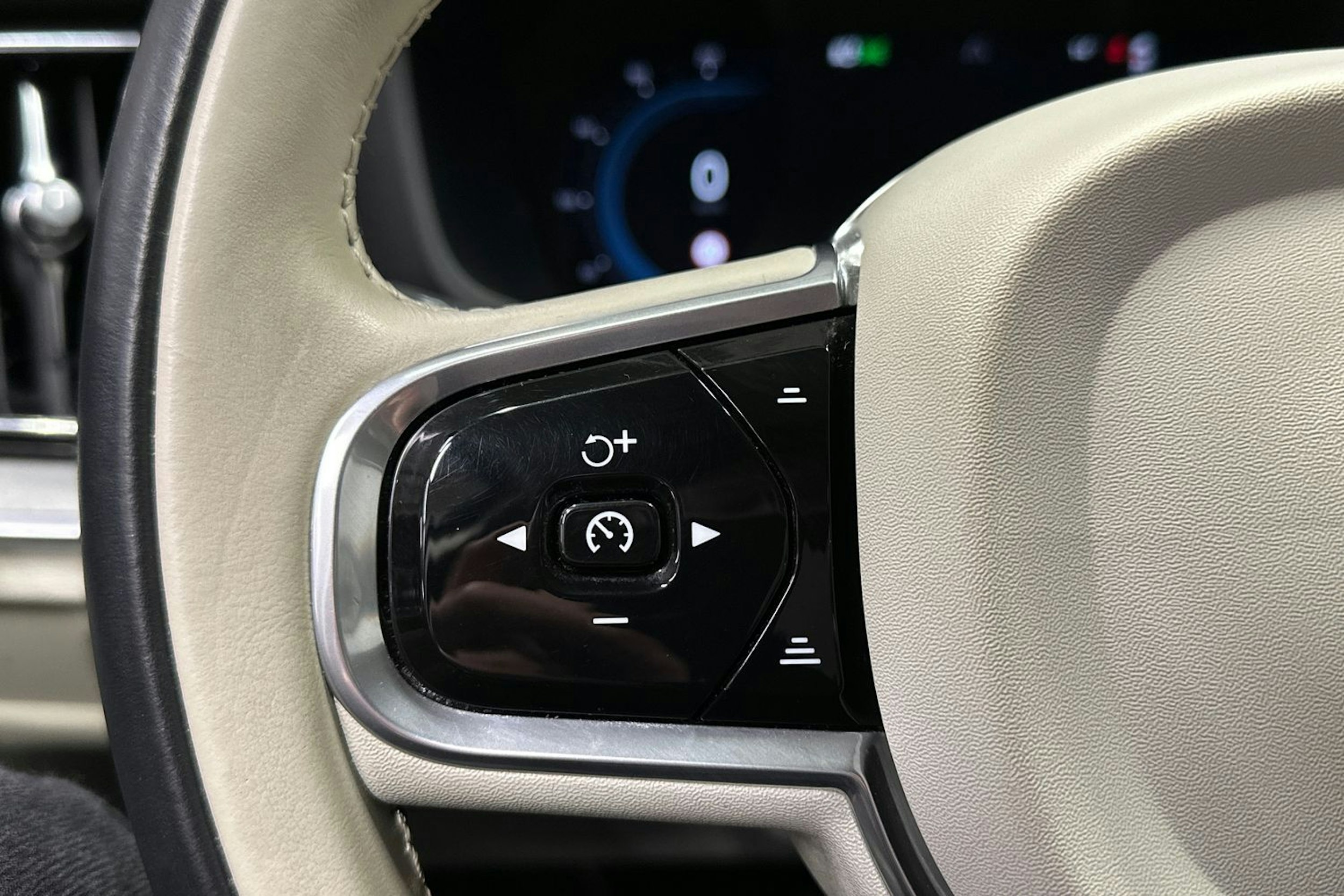 ruskea (beige) Volvo V60 2023 kuva 26.