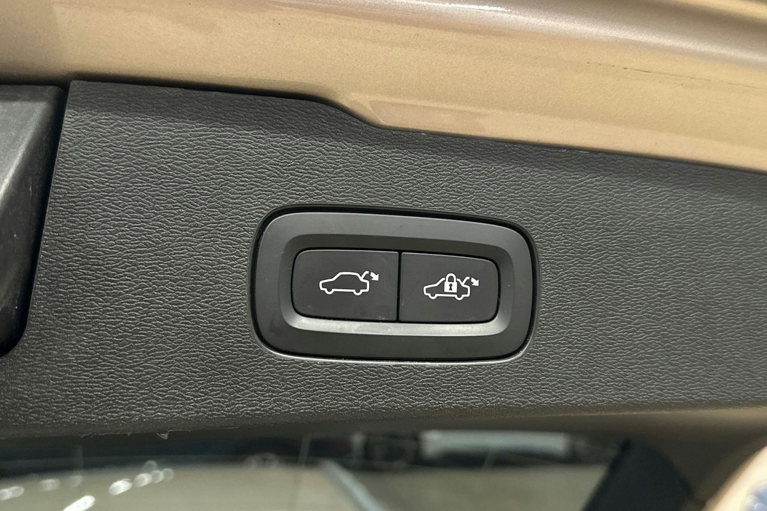 ruskea (beige) Volvo V60 2023 kuva 31.