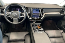 harmaa Volvo V60 2023 kuva 9.