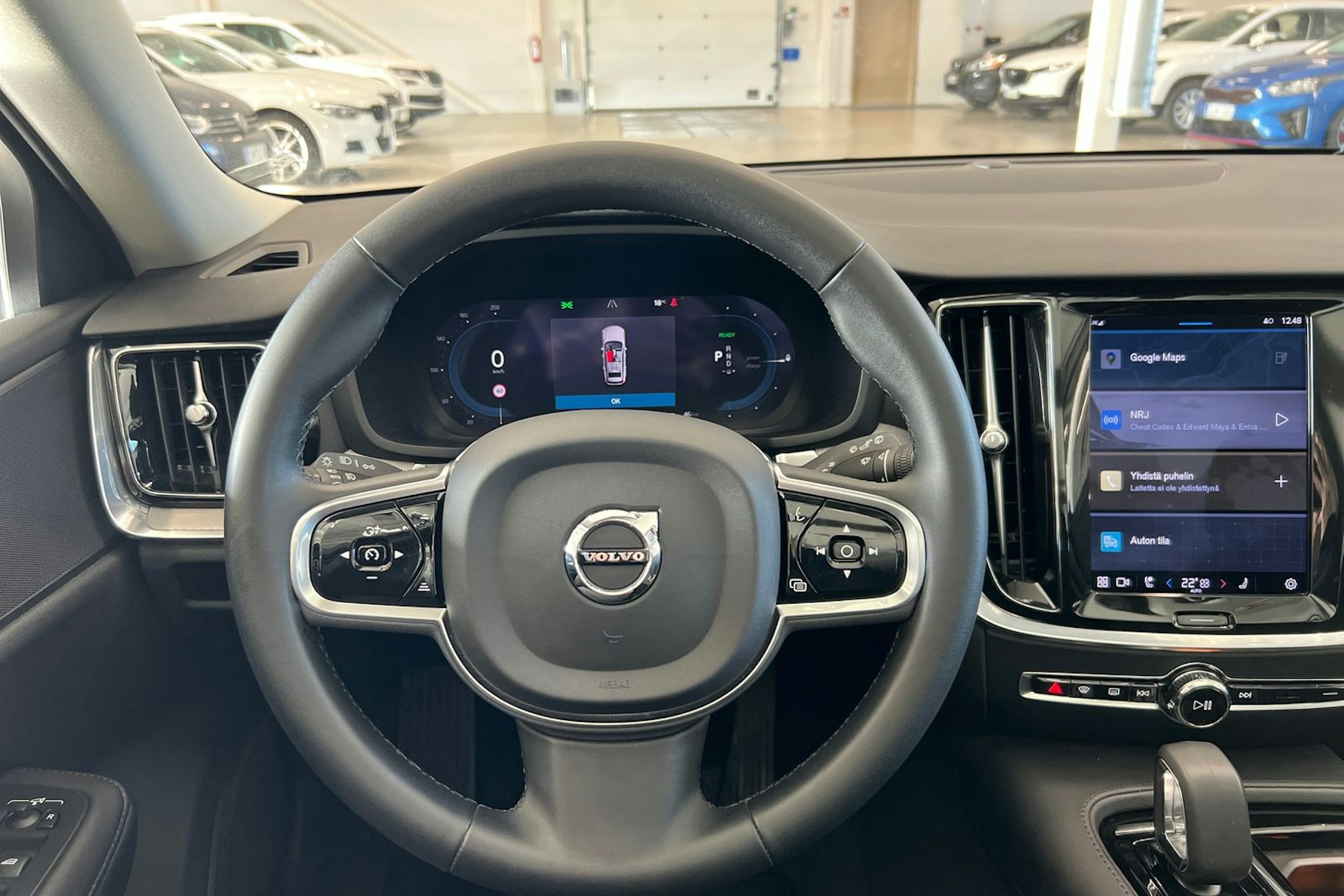 harmaa Volvo V60 2023 kuva 19.