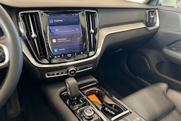 harmaa Volvo V60 2023 kuva 23.