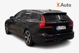 musta Volvo V60 2023 kuva 2.