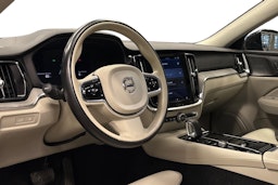 musta Volvo V60 2023 kuva 3.