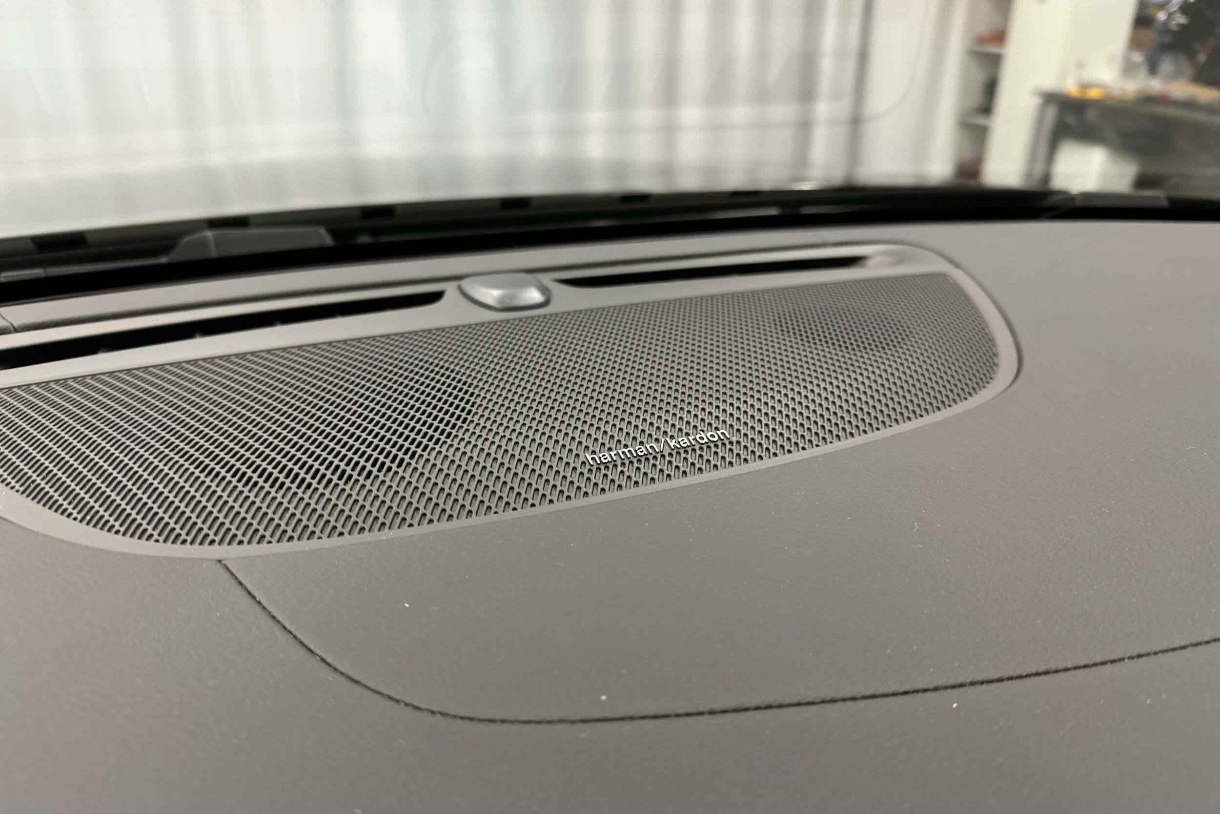 musta Volvo V60 2023 kuva 18.