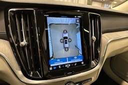 musta Volvo V60 2023 kuva 20.