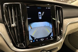 musta Volvo V60 2023 kuva 21.