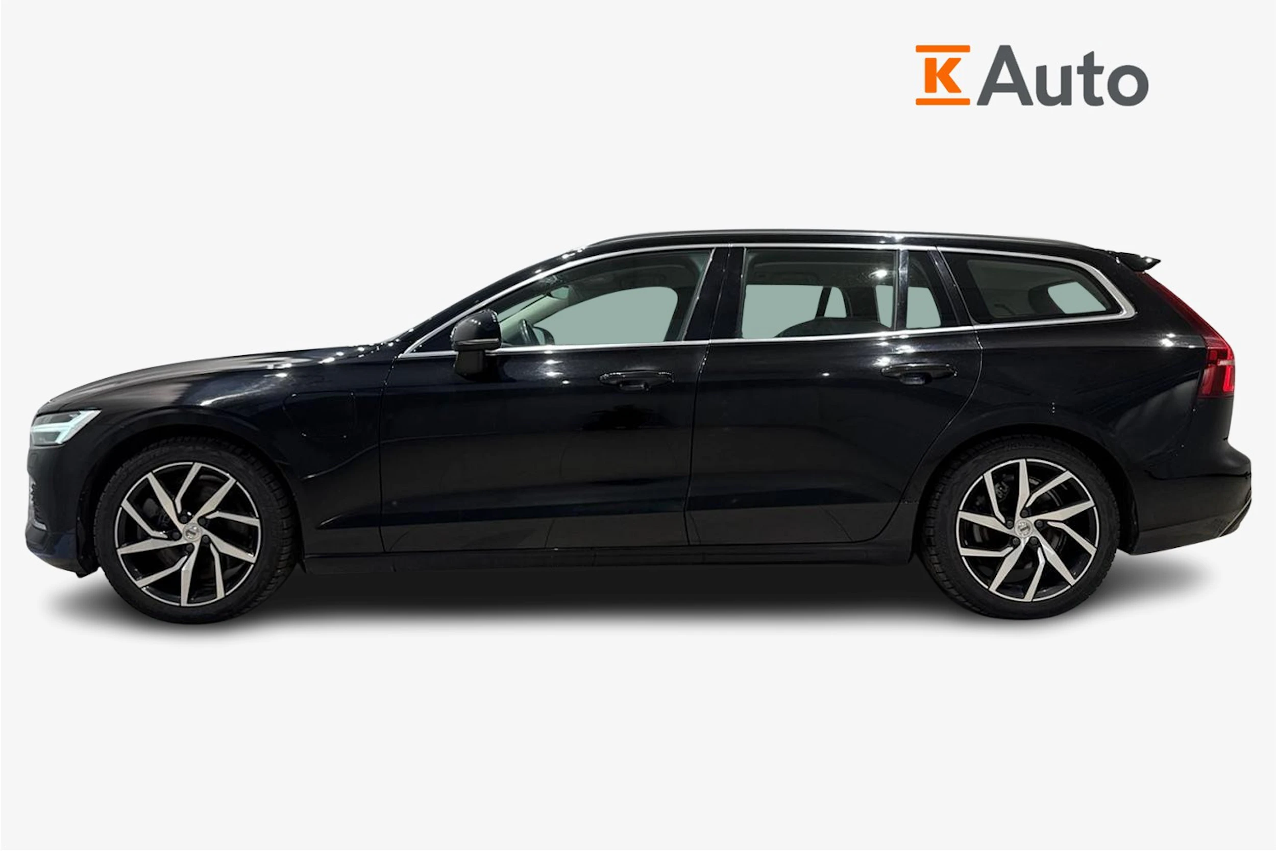 musta Volvo V60 2023 kuva 7.