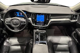 musta Volvo V60 2023 kuva 9.