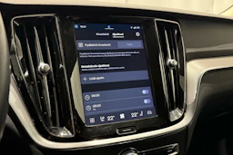 musta Volvo V60 2023 kuva 25.