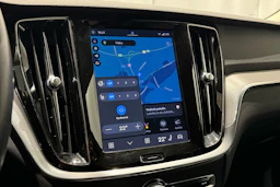 musta Volvo V60 2023 kuva 26.