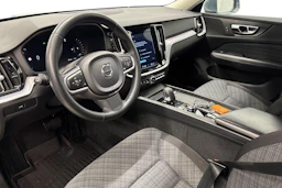 harmaa Volvo V60 2023 kuva 6.