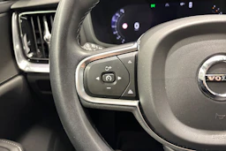 harmaa Volvo V60 2023 kuva 13.