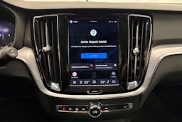 harmaa Volvo V60 2023 kuva 17.