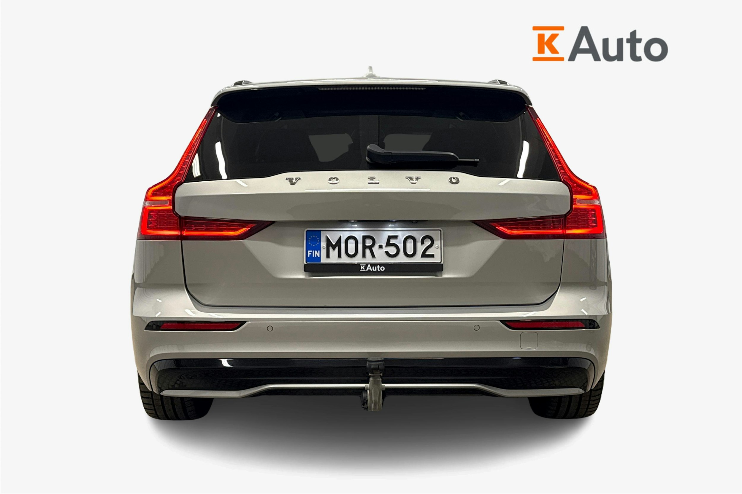 harmaa Volvo V60 2023 kuva 3.