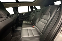 harmaa Volvo V60 2023 kuva 10.