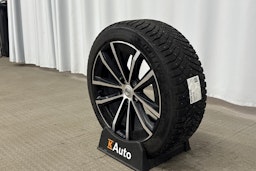 harmaa Volvo V60 2023 kuva 13.