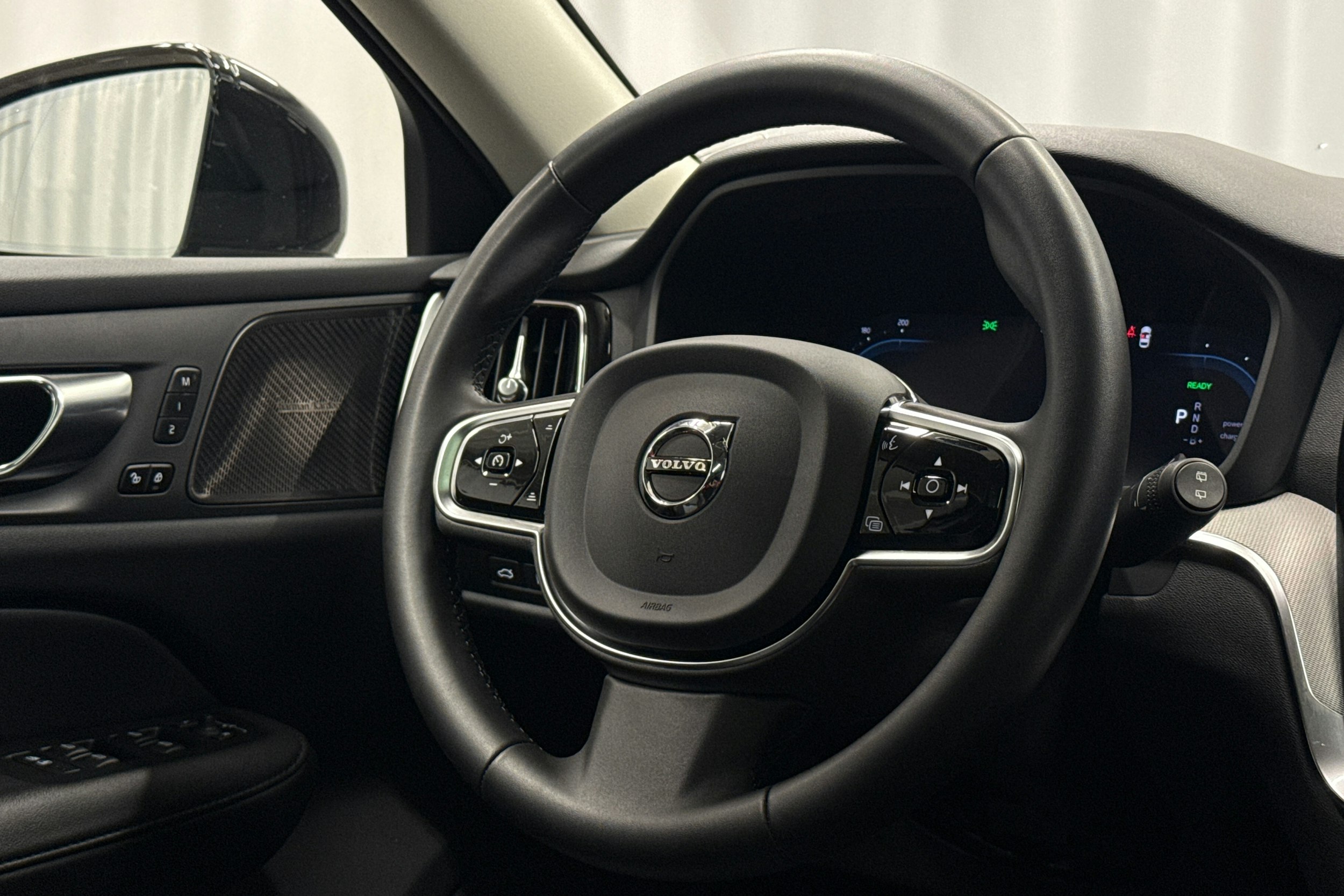 harmaa Volvo V60 2023 kuva 14.