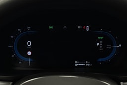 harmaa Volvo V60 2023 kuva 17.