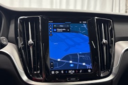 harmaa Volvo V60 2023 kuva 22.