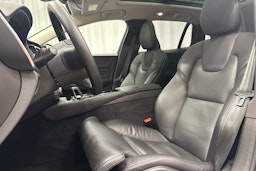 harmaa Volvo V60 2023 kuva 25.