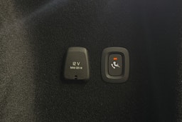 harmaa Volvo V60 2023 kuva 28.