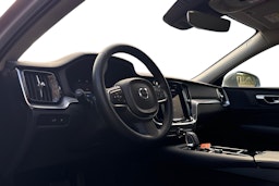 harmaa Volvo V60 2023 kuva 3.