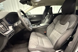 harmaa Volvo V60 2023 kuva 23.